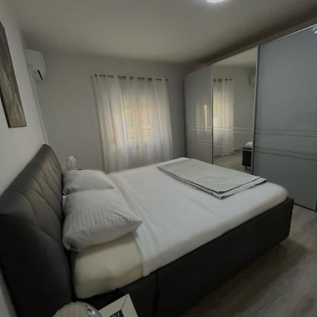 Apartment Leona & Doris Bibinje Bagian luar foto