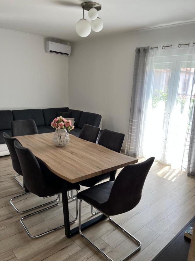 Apartment Leona & Doris Bibinje Bagian luar foto