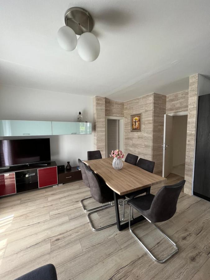 Apartment Leona & Doris Bibinje Bagian luar foto