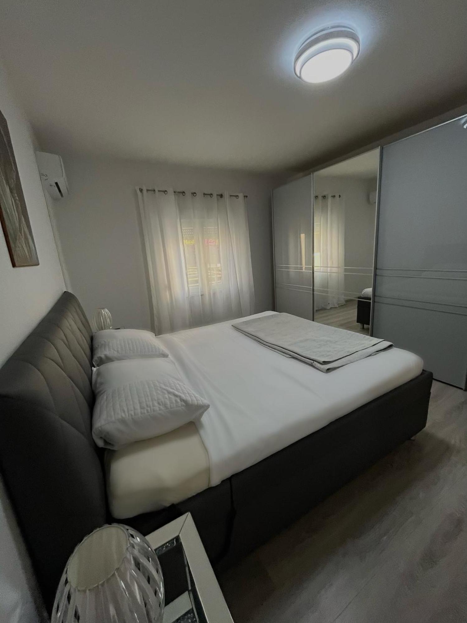 Apartment Leona & Doris Bibinje Bagian luar foto