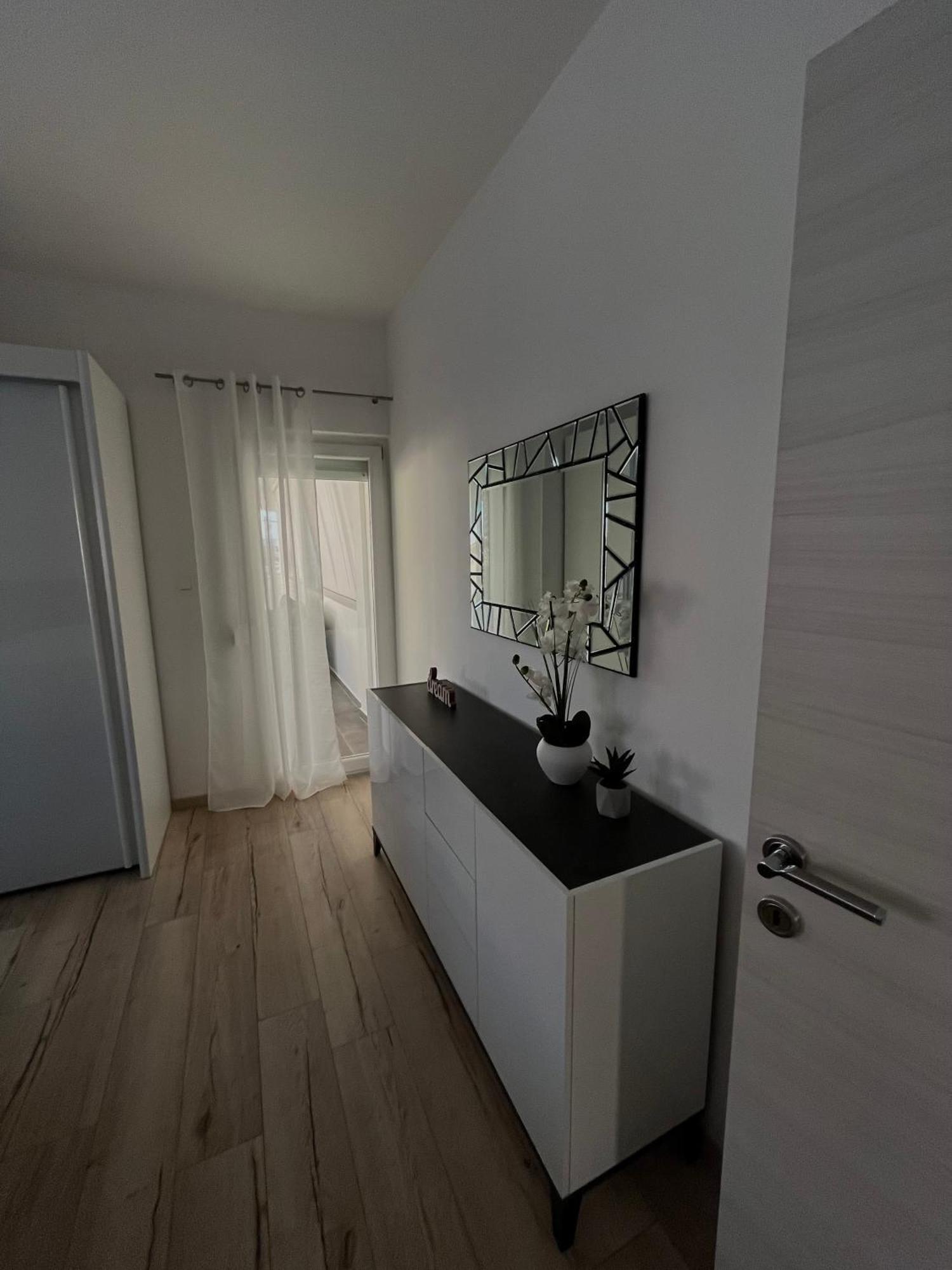Apartment Leona & Doris Bibinje Bagian luar foto